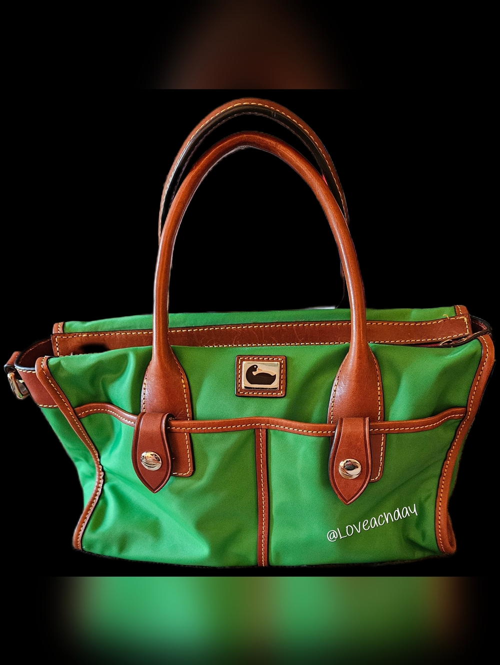 Dooney & Bourke✨️kelly Green Wayfarer Nylon Satchel